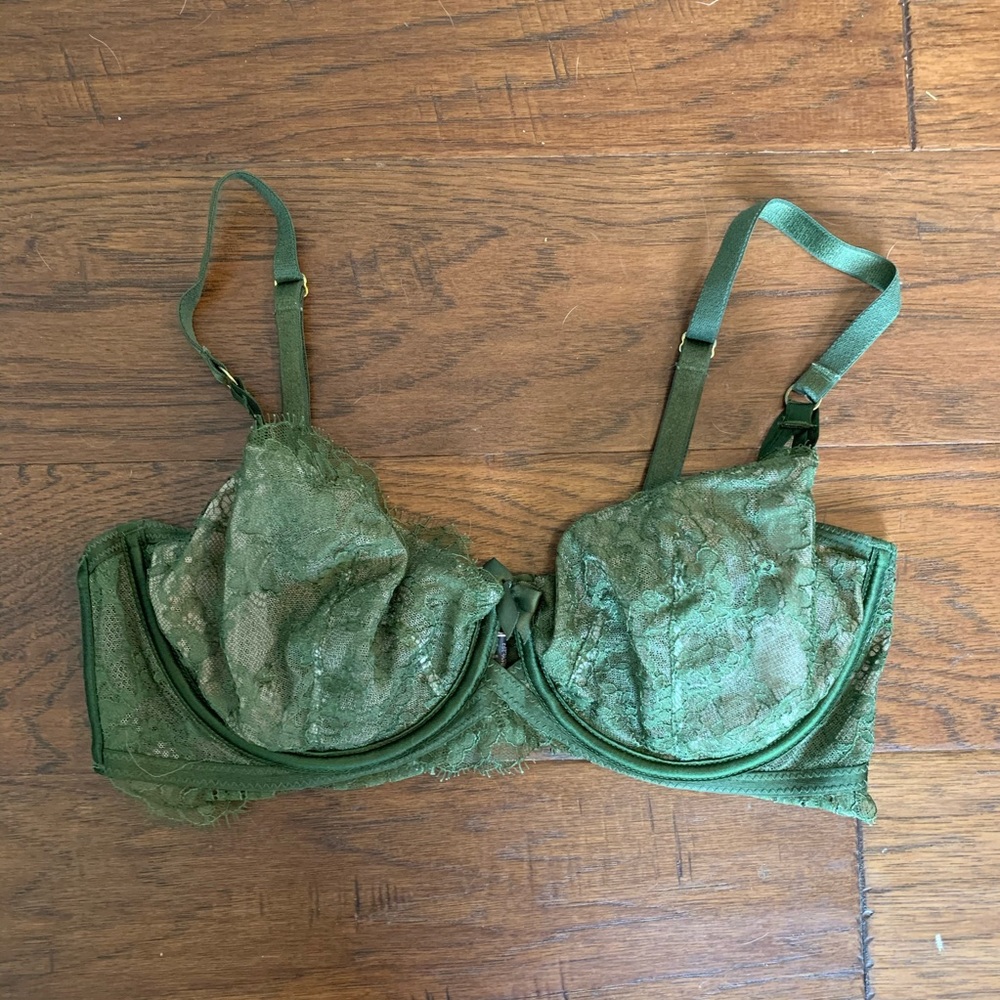 Victoria’s Secret Very Sexy Bra 34DD